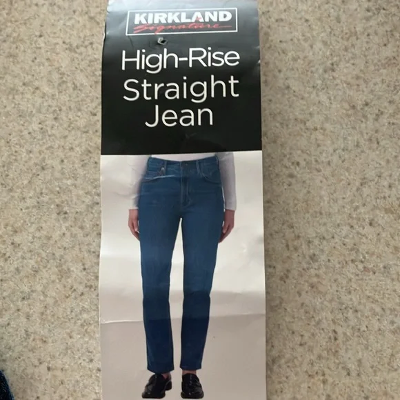 NWT. KIRKLAND SIGNATURE HIGH-RISE STRAIGHT JEAN - Picture 6 of 7